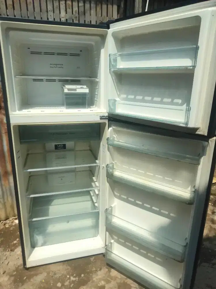 Kulkas 2 pintu jumbo Hitachi