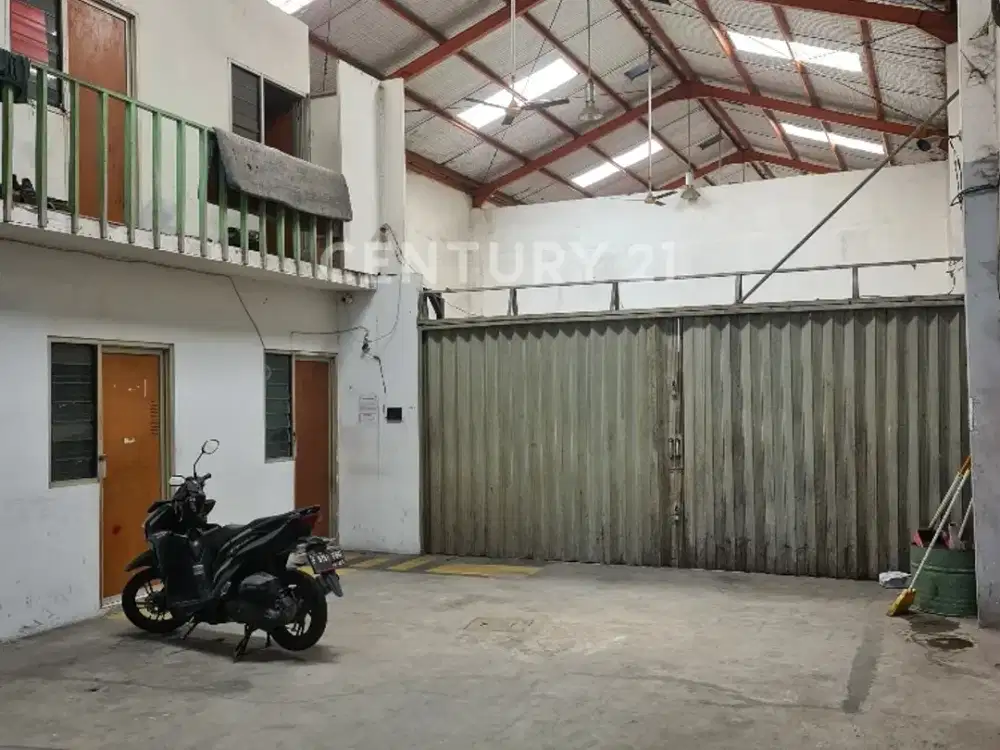 Gudang Tempat Usaha Dengan Bangunan 2 Lantai Di Kaliabang Bekasi