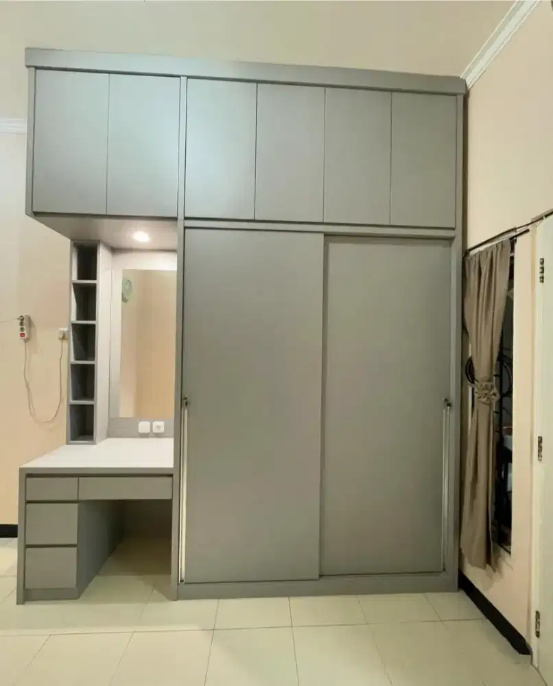 Wardrobe lemari set pakaian