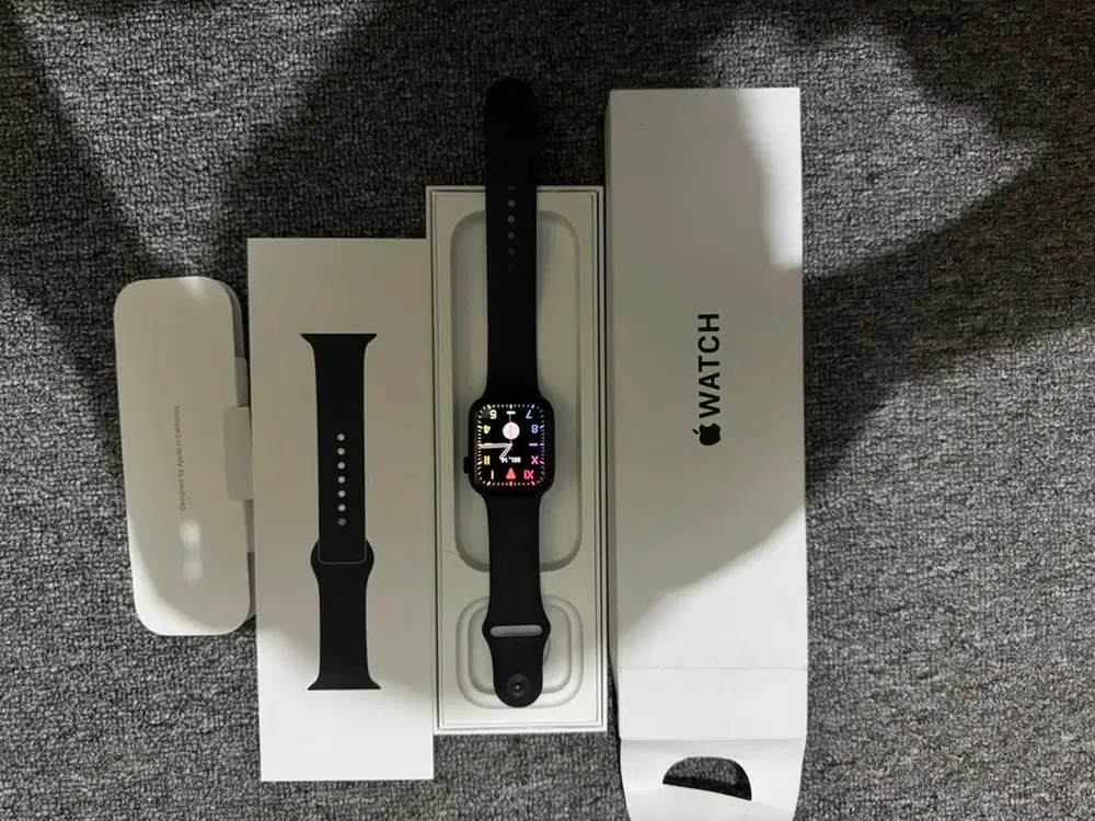 Apple Watch ex Ibox tipe SE Gen 2. 45 mm Lengkap & Ori)