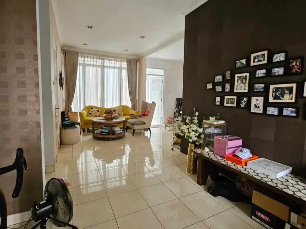 Dijual Rumah Cantik Strategis 2 Lantai Dalam Cluster Dekat Club House di Sektor 9 Bintaro Tangsel Sc-13144