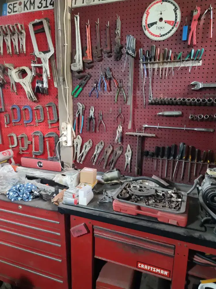 Dibutuhkan Helper Mekanik Mobil