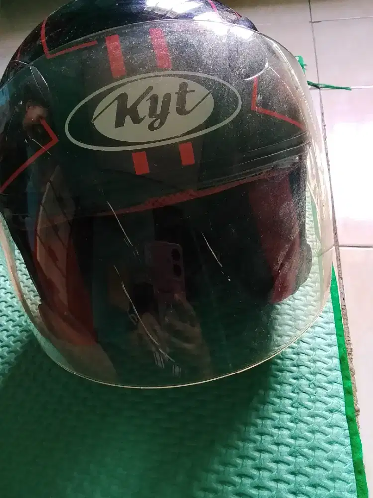 Bismillah jual helm KYT UK l