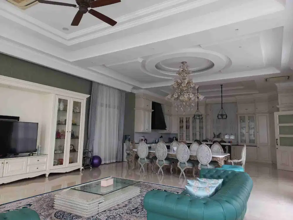 RUMAH MEWAH DI KOMPLEK RIVERVIEW  MEDAN POLONIA