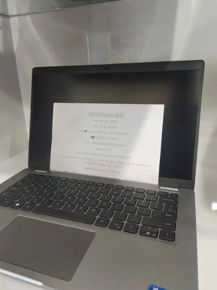 Laptop untuk Sekolah atau bisnis