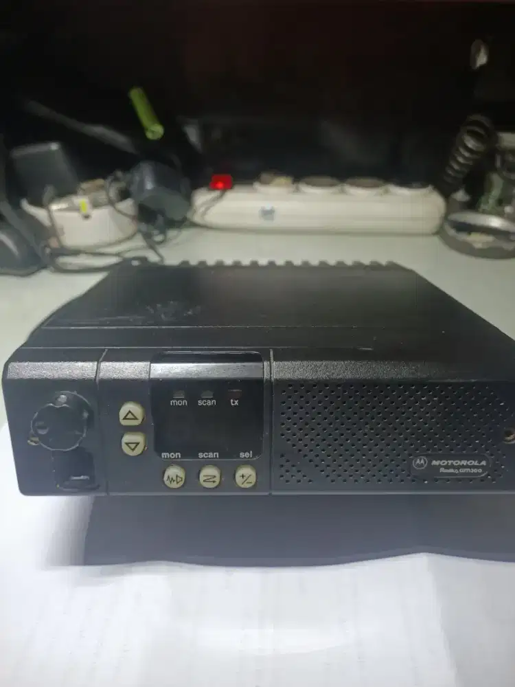 Rig Motorola type RADIUS GM 300 UHF