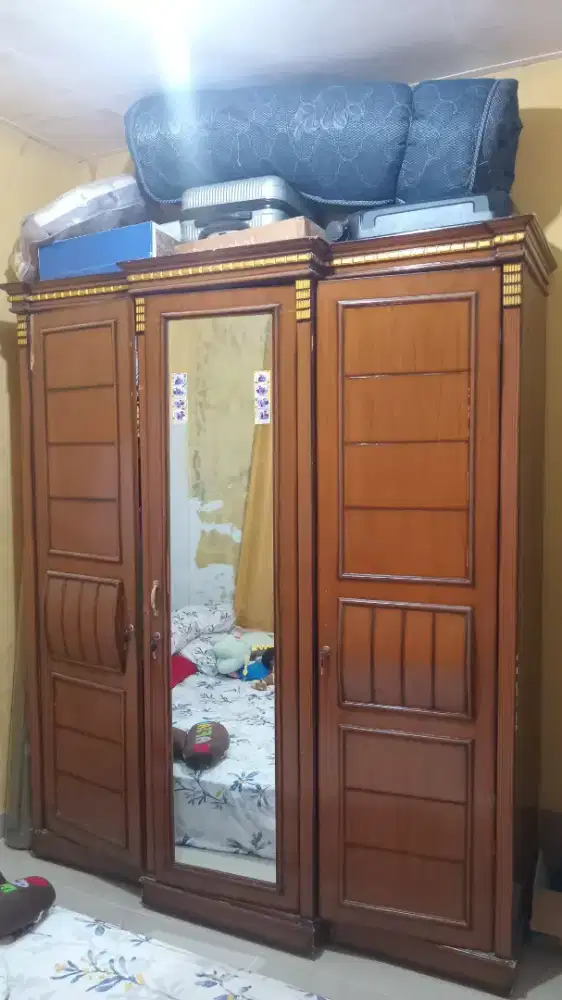 Lemari Kayu 3 Pintu