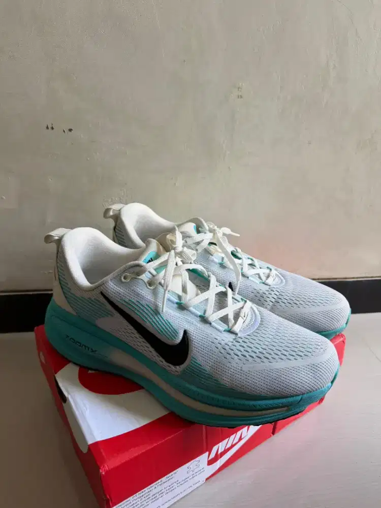 Sepatu Nike run ( Vomero)