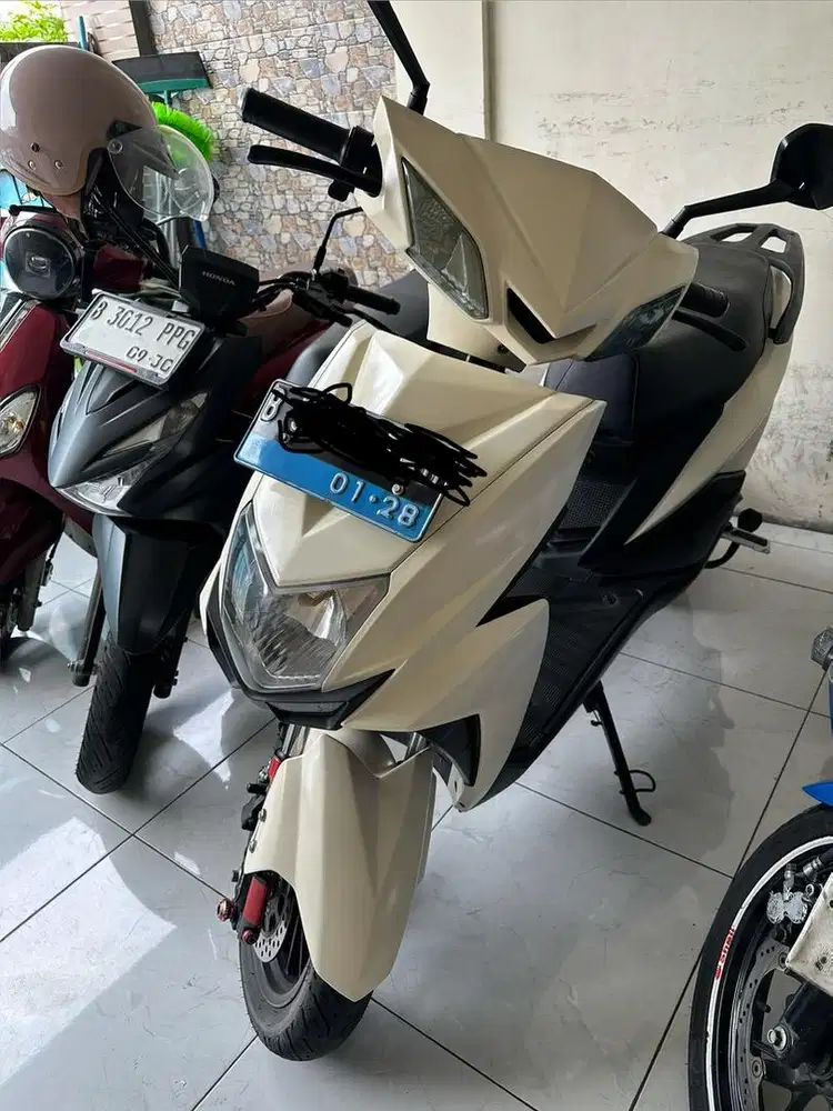 WARNA LANGKA!! Motor Listrik Volta 401