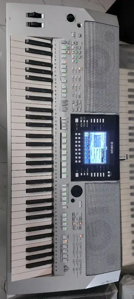 Keyboard yamaha Psr S 910