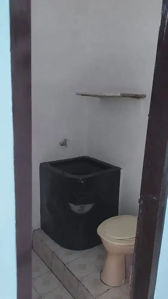 Disewakan Rumah Terawat Habis Renovasi di Area Semolowaru, Surabaya