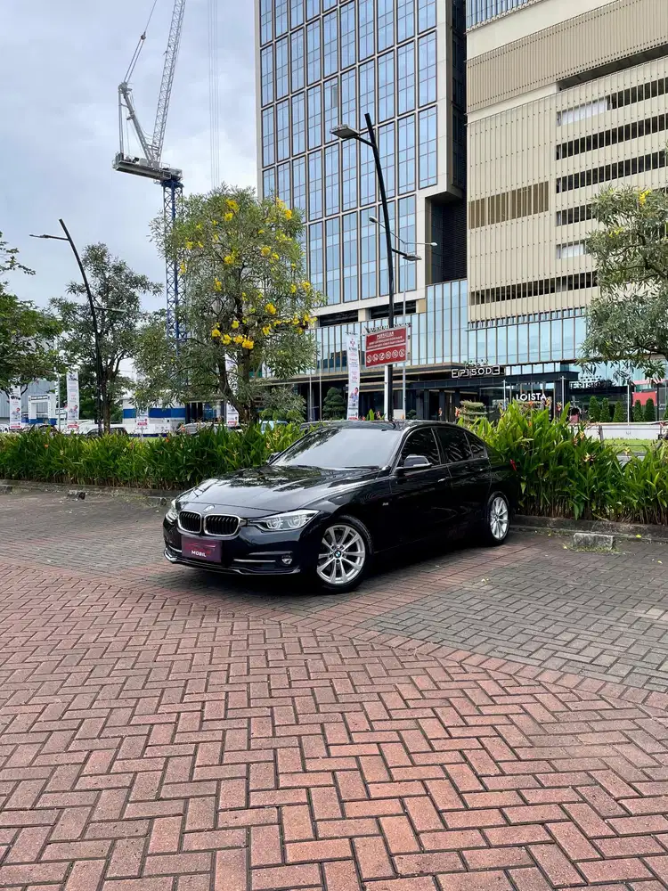 BMW 320I Matic 2016 MOBIL SIAP PAKAI KM LOW