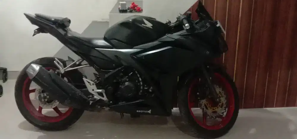 Honda CBR 150 R 2020
