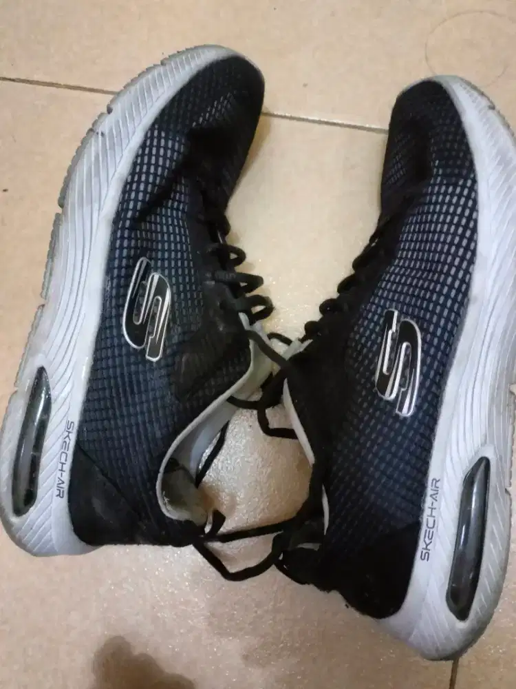 Sepatu skecers air size 41