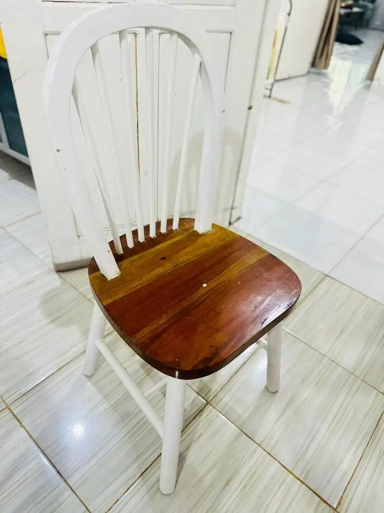 meja makan estetik