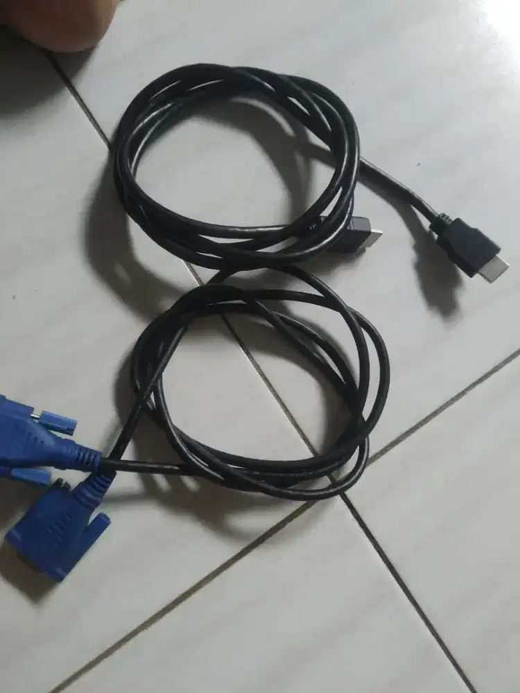 Kabel hdmi dan kabel vga