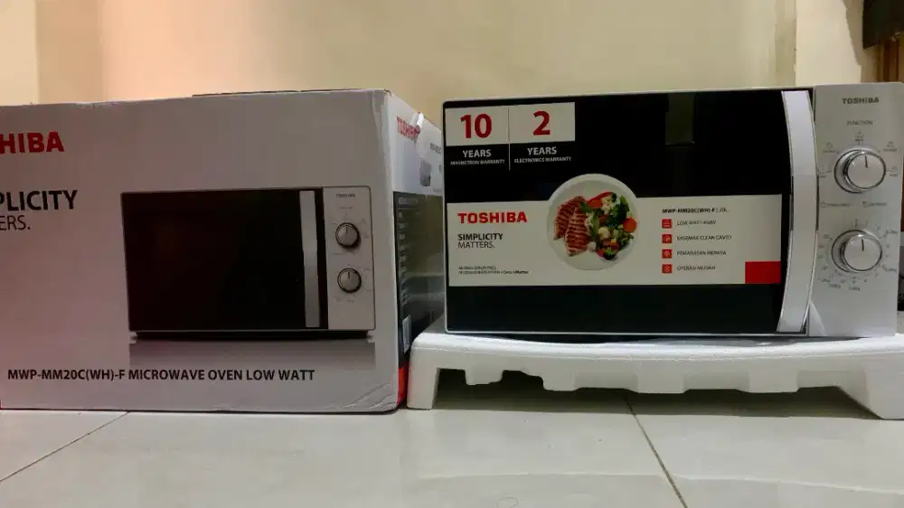 Microwave Toshiba 20L Low Watt 450W - Mulus/Normal