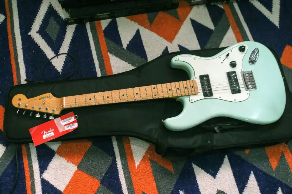 Fender Noventa Strato Maple  Surf Green ori