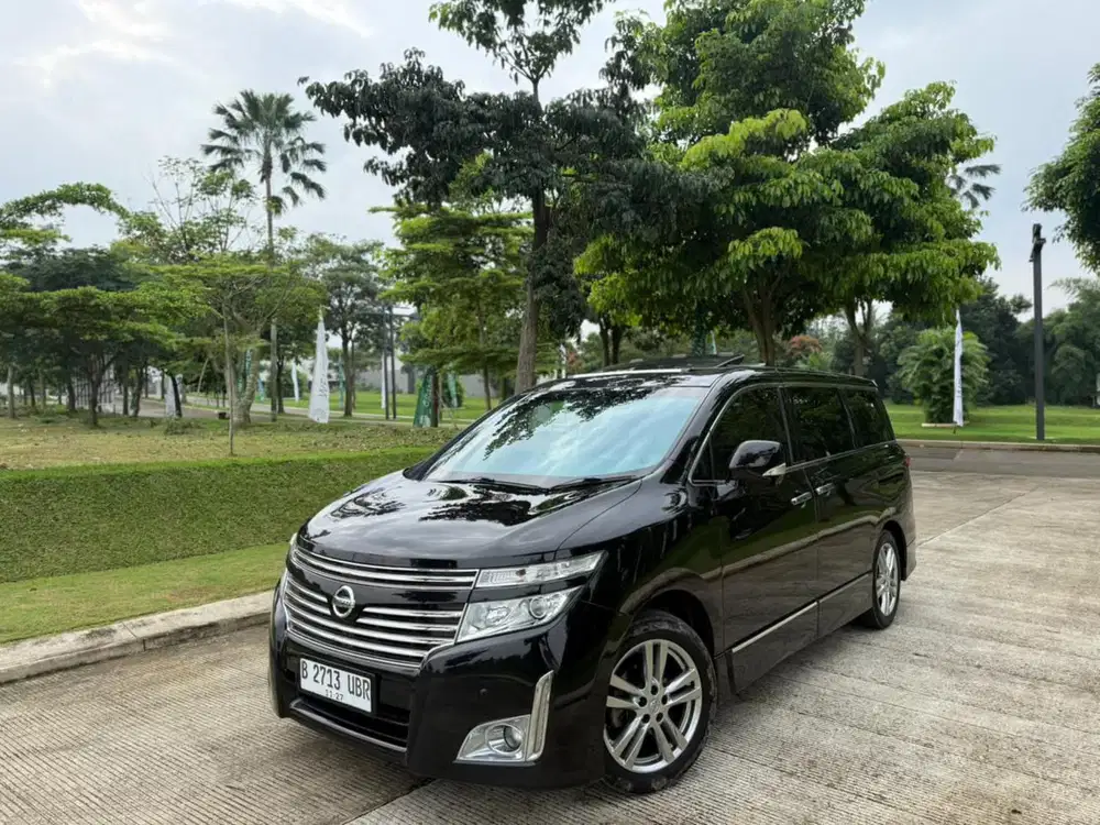 Nissan Elgrand 2.5 HWS 2013 Hitam