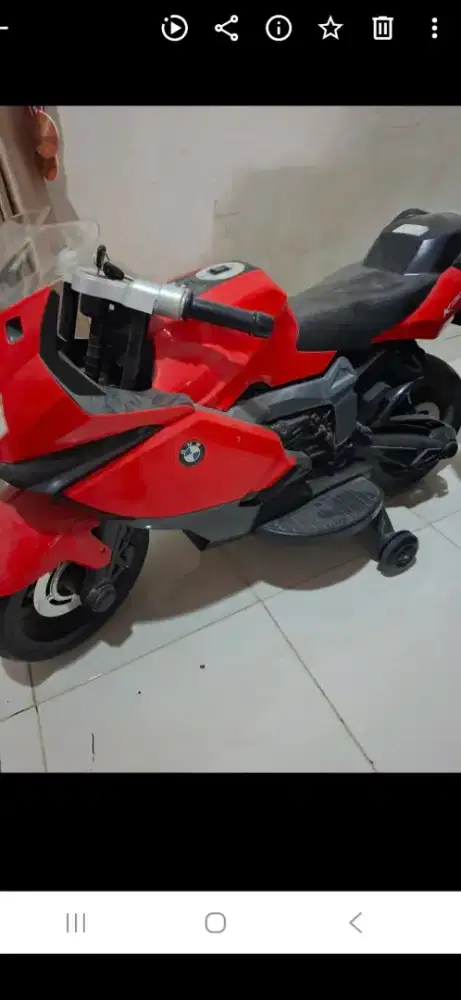 Motor aki merah pliko