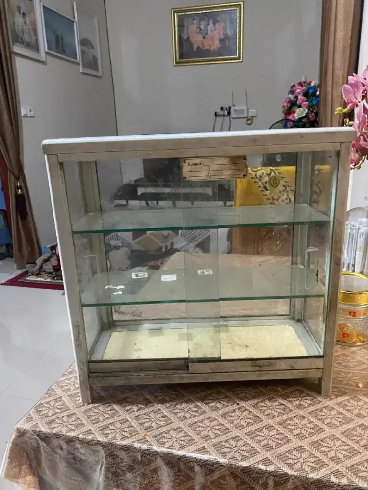 Bekas etalase rokok