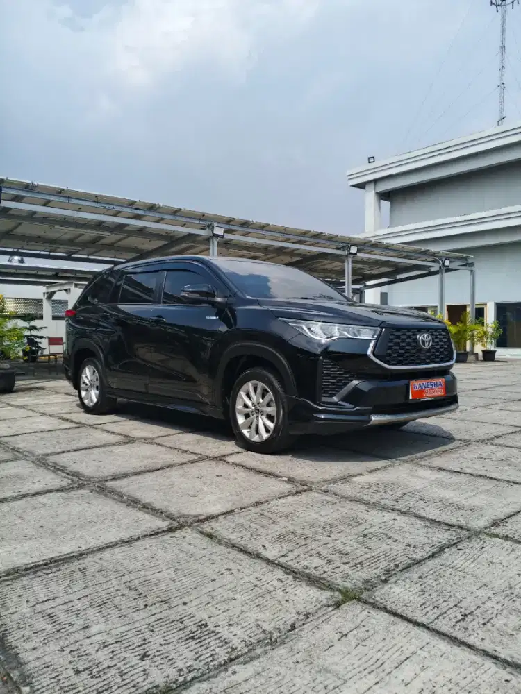 Toyota Innova Zenix V HV Modellista 2024