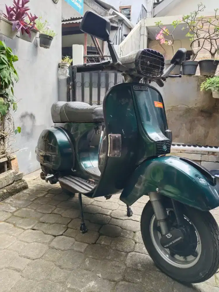 Vespa PX thn 81 warna hijau metalik