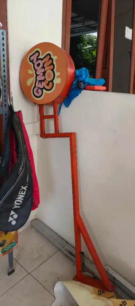 Bekas usaha neon box, rak dan meja kasir