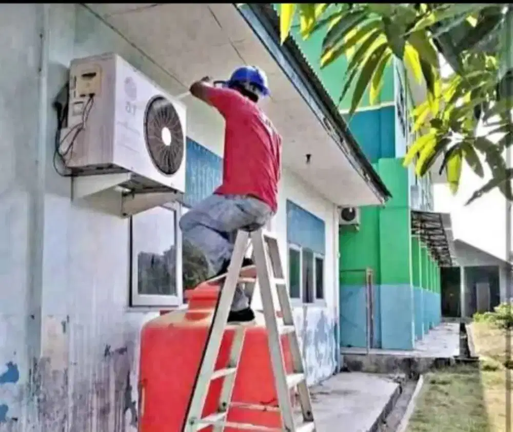 Service ac tidak dingin, bongkar pasang ac, cuci ac, tambah/isi freon