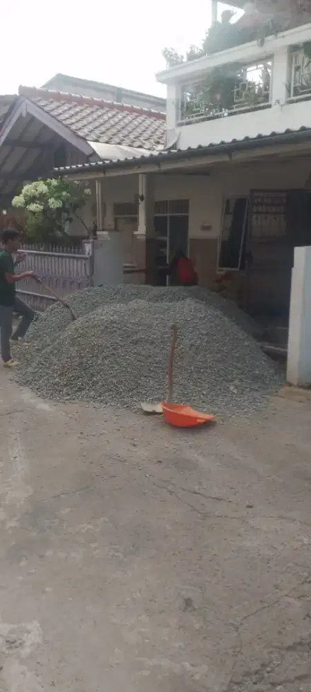 Batu split abu batu sirdam makadam limestone batu belah