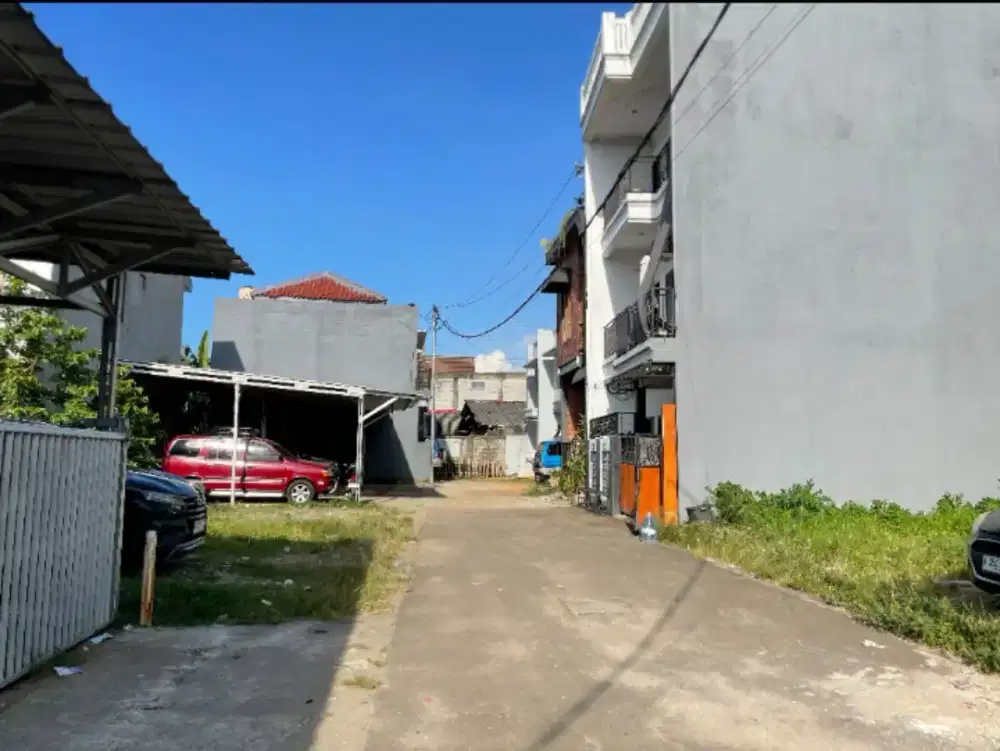 Di Jual Rumah 2 Lantai Lokasi Strategis di Jl Hj Buang Jakarta Timur