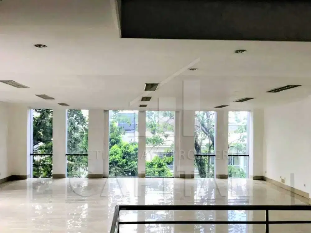GEDUNG 4 LANTAI DAN BANGUNAN HERITAGE LOKASI STRATEGIS DI SAYAP ASIA AFRIKA COCOK UNTUK KANTOR ATAU USAHA LAINNYA