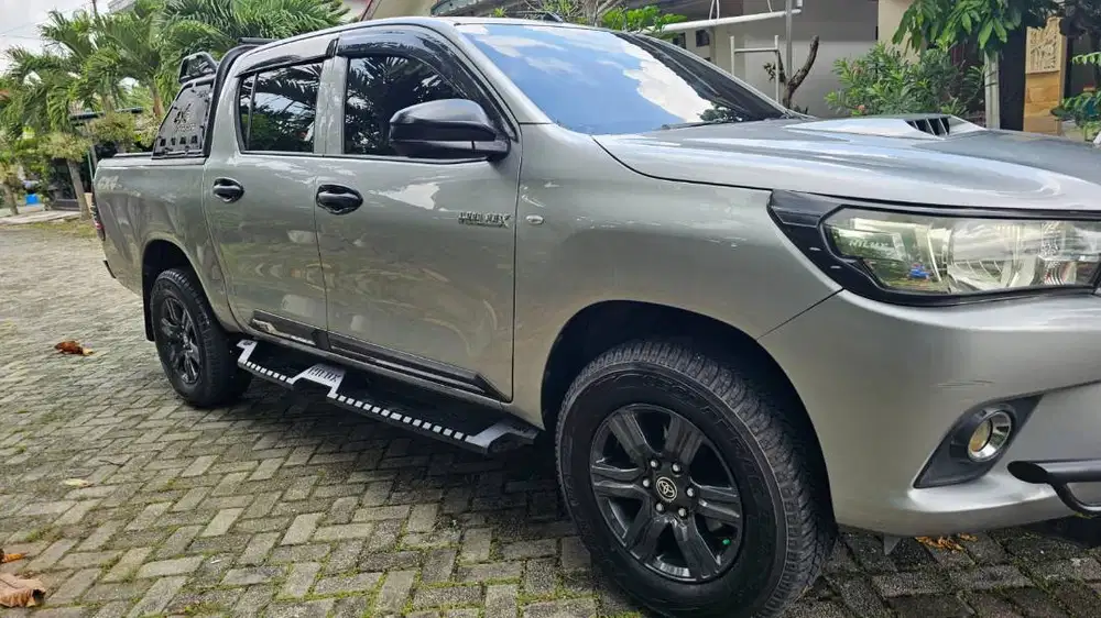 Toyota Hilux Double Cabin 4x4 Manual 2017