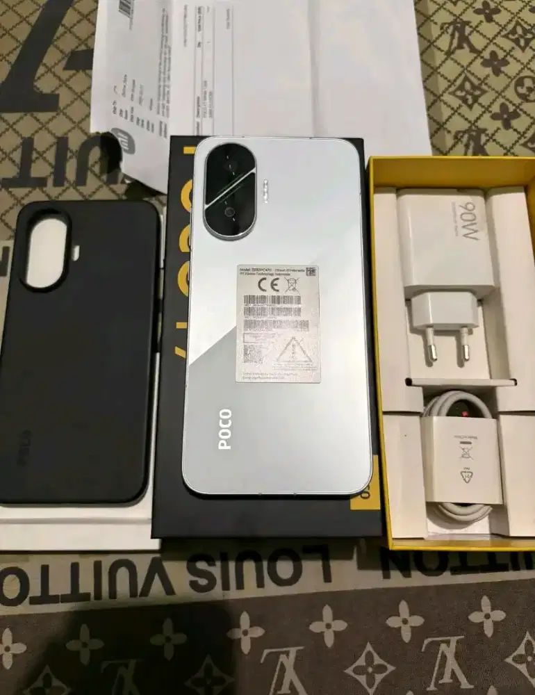 POCO F7 12/512GB WHITE FULSET.