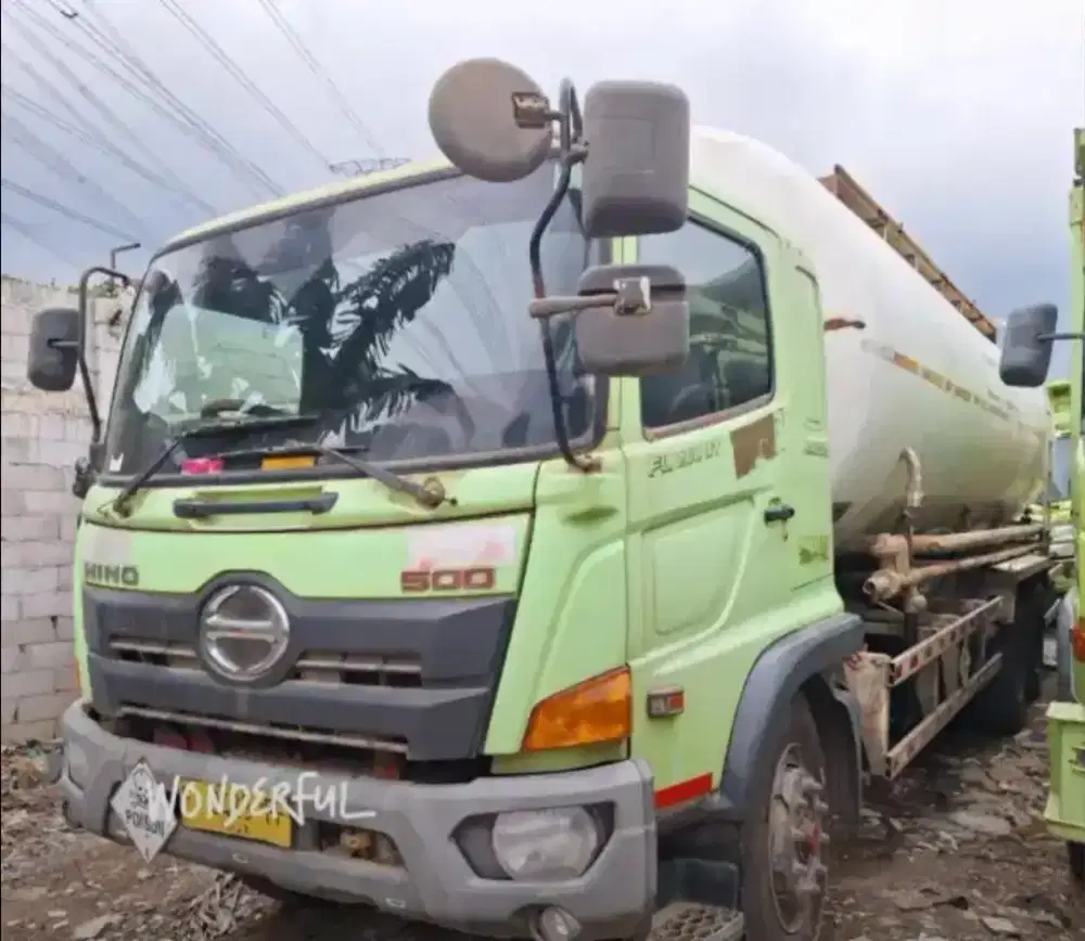 Hino⁵⁰⁰ lohan FL 260 JT 2017