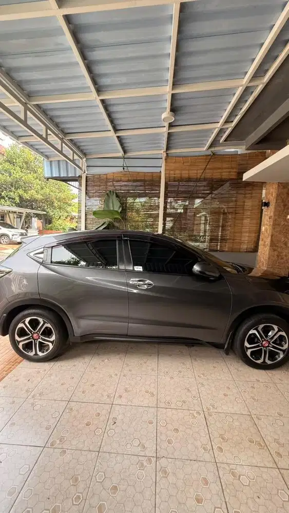 DI JUAL HRV TYPE E AT 2017 ABU GREY MULUSS BUARAN KLENDER