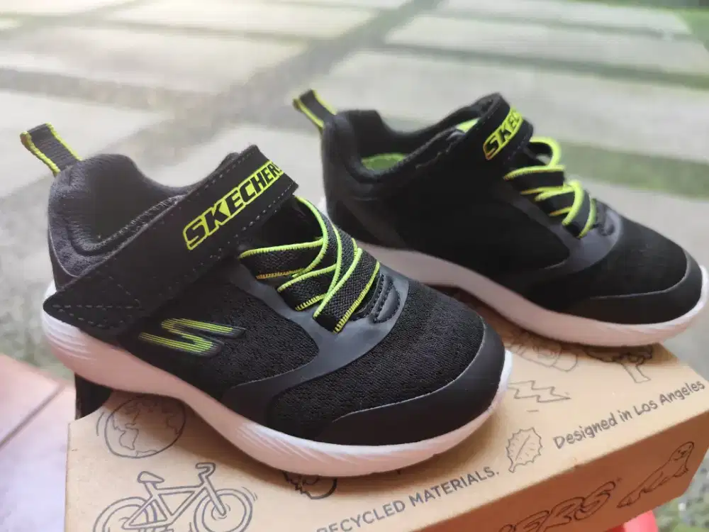 Prelove Sketchers sepatu anak Jarang dipakai