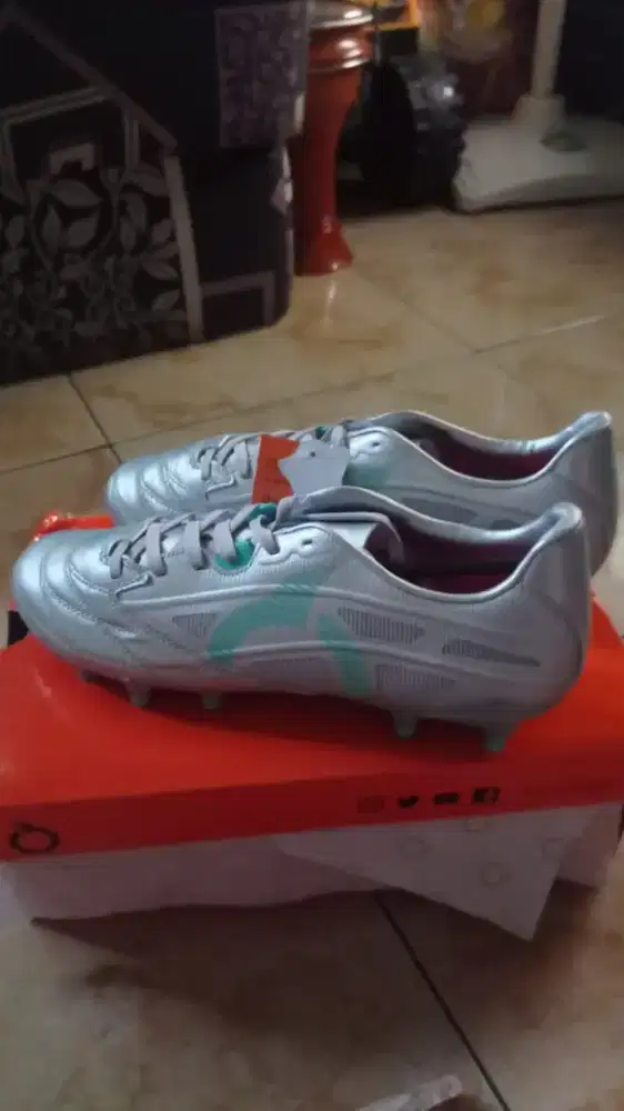 Sepatu Bola Ortuseight