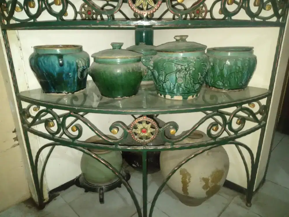 Dijual sepaket guci bekas