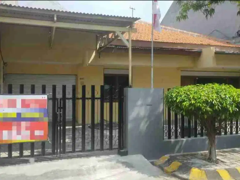 DiSewakan Cepat Rumah Bersih Terawat Ada Taman Dibelakang Gayungsari Menanggal Surabaya.