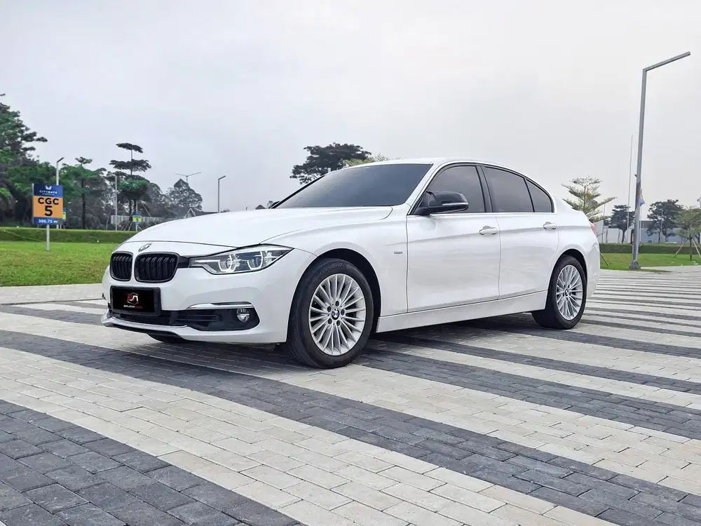 BMW F30 320i 2018 PUTIH METALIK LOW ODO