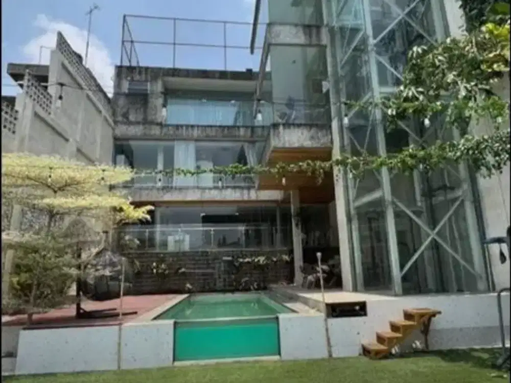 RUMAH DIJUAL MEWAH SIAP HUNI DI PESANGGRAHAN FASILITAS KOLAM RENANG