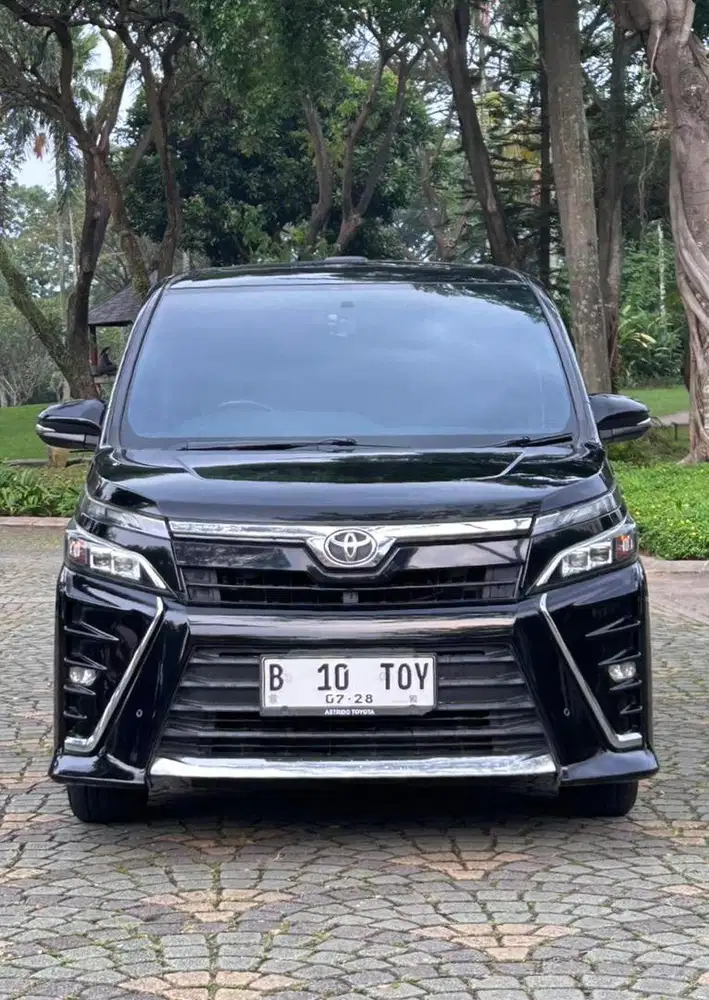 Istimewa poll Low KM Toyota Voxy 2.0 AT 2018 Hitam