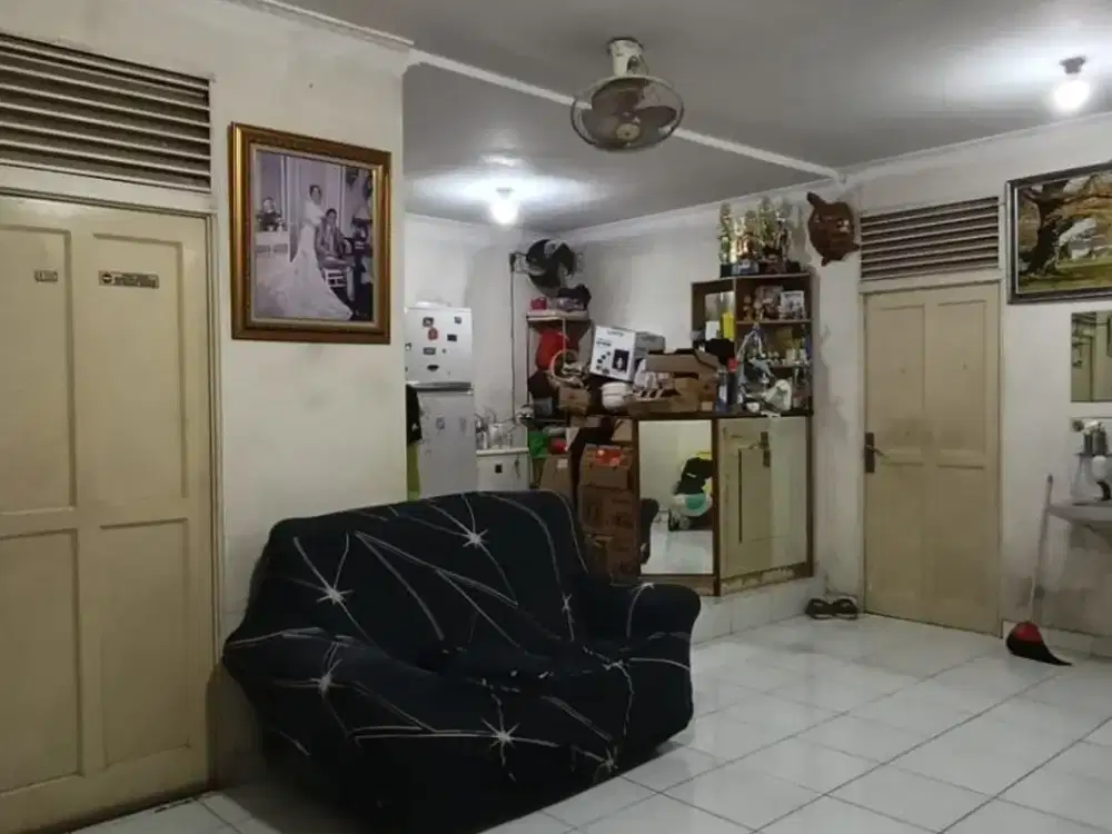Rumah Nyaman untuk Keluarga di Taman Modern Jakarta Timur
