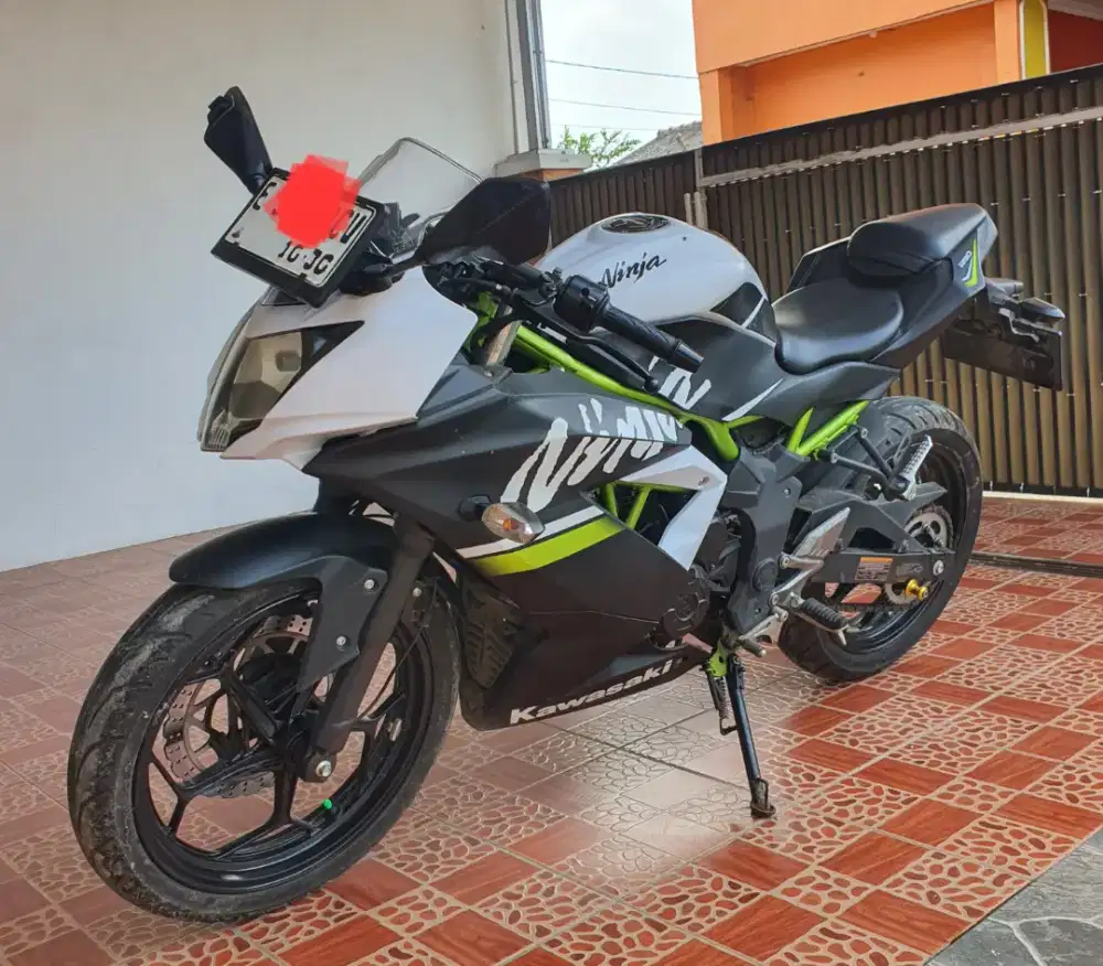 Dijual Motor Kawasaki Ninja 250 SL/Mono Tahun 2019 KM rendah