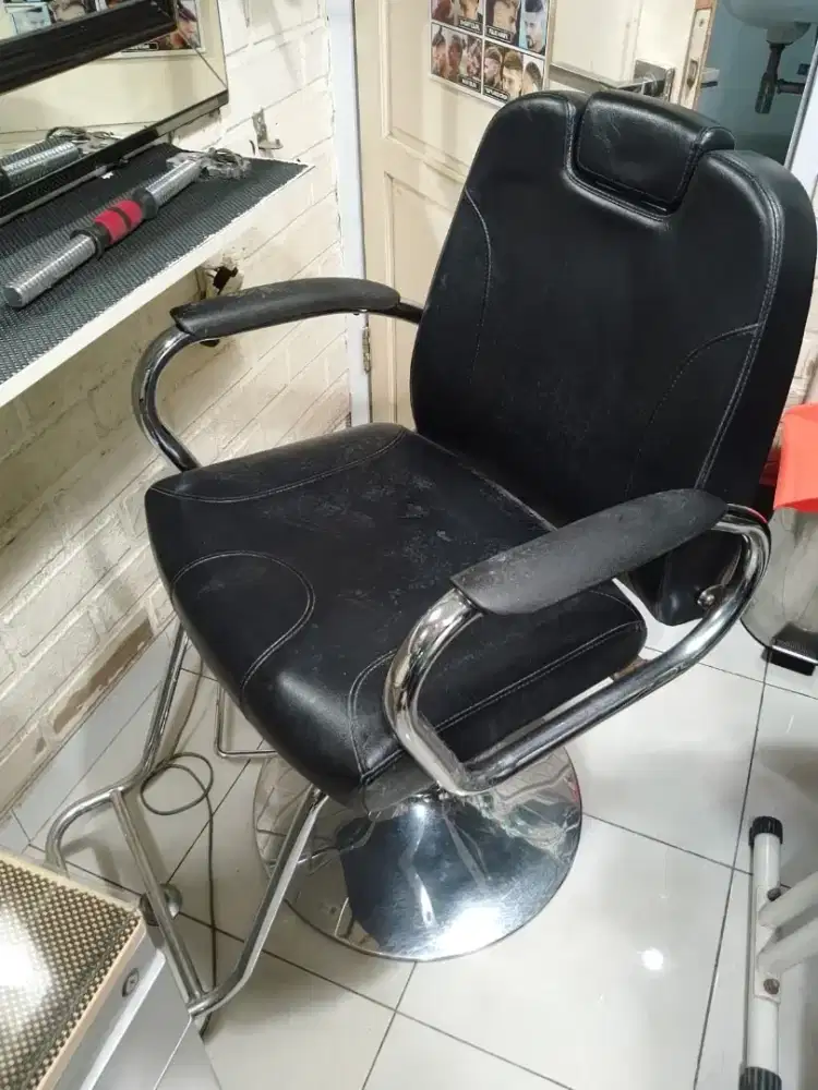 Dijual 1 set/satuan perlengkapan Barbershop bisa nego