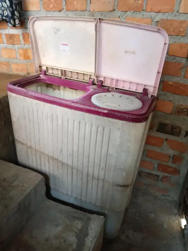 Mesin cuci second polytron