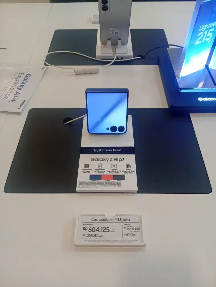 SAMSUNG GALAXY Z FLIP