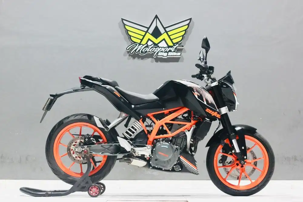 KTM Duke 250 ABS like new MT25 Z250 CBR 250 ninja 250