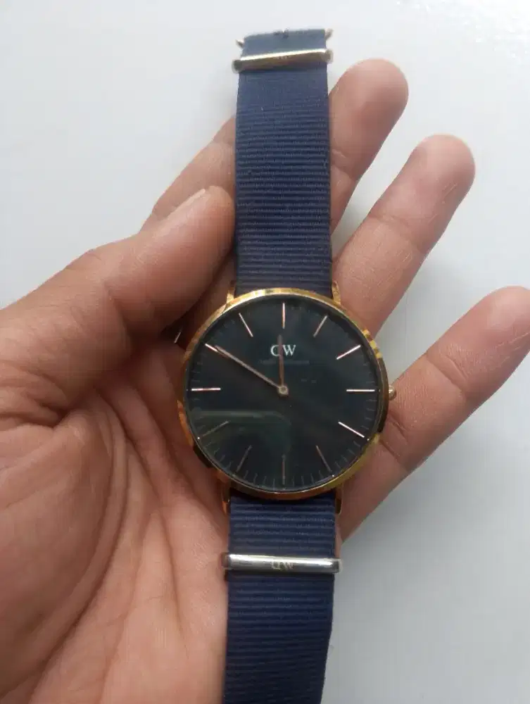 JAM TANGAN DANIEL WELLINGTON ORI